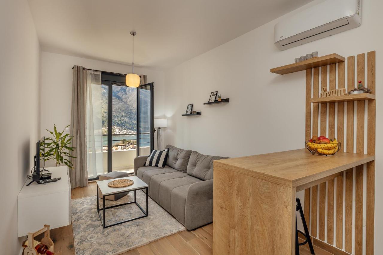 Lana Sea View Apartment Kotor Extérieur photo